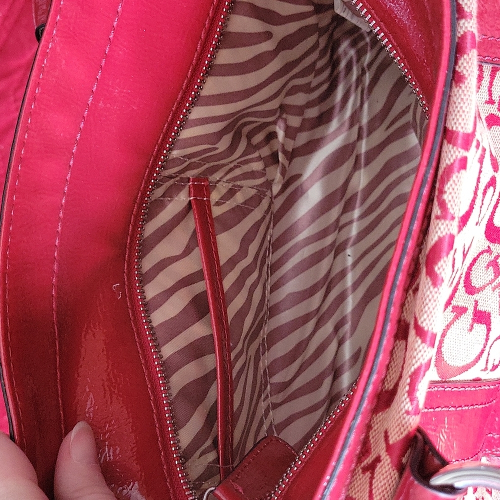 GUESS Purse - Picture 3 of 3